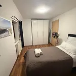 Spacious 80 M2 I 3 I Up To 8 Guests I Near Train Station *