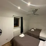 Spacious 80 M2 I 3 I Up To 8 Guests I Near Train Station שטייר