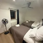 Spacious 80 M2 I 3 I Up To 8 Guests I Near Train Station דירה *