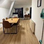 Spacious 80 M2 I 3 I Up To 8 Guests I Near Train Station דירה *