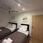 Spacious 80 M2 I 3 I Up To 8 Guests I Near Train Station *