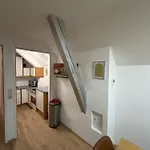 Spacious 80 M2 I 3 I Up To 8 Guests I Near Train Station דירה