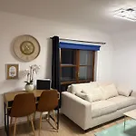 Spacious 80 M2 I 3 I Up To 8 Guests I Near Train Station שטייר