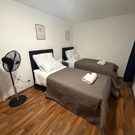 Spacious 80 M2 I 3 I Up To 8 Guests I Near Train Station *