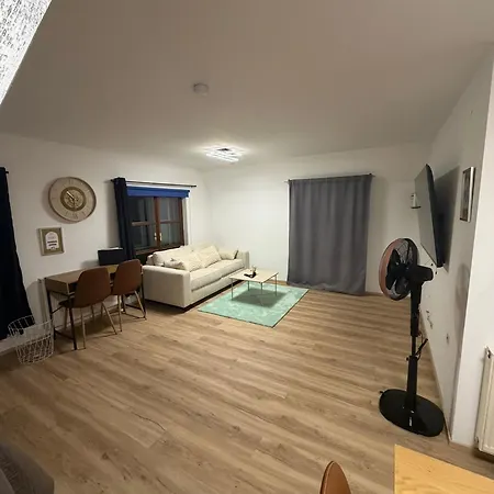 Appartement Spacious 80 M2 I 3 I Up To 8 Guests I Near Train Station
