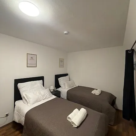 Spacious 80 M2 I 3 I Up To 8 Guests I Near Train Station Appartement