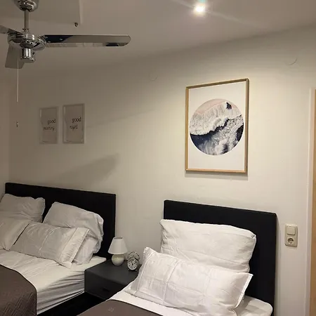 Spacious 80 M2 I 3 I Up To 8 Guests I Near Train Station Appartement *