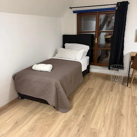 Spacious 80 M2 I 3 I Up To 8 Guests I Near Train Station