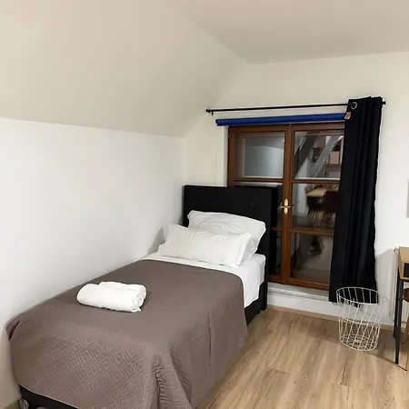 Spacious 80 M2 I 3 I Up To 8 Guests I Near Train Station Appartement Steyr
