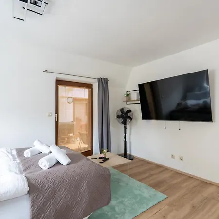 Spacious 80 M2 I 3 I Up To 8 Guests I Near Train Station