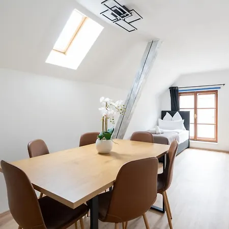 Spacious 80 M2 I 3 I Up To 8 Guests I Near Train Station Appartement Steyr