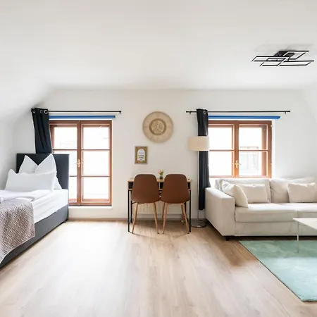 Spacious 80 M2 I 3 I Up To 8 Guests I Near Train Station Steyr