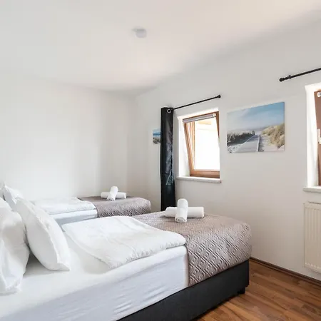 Spacious 80 M2 I 3 I Up To 8 Guests I Near Train Station Steyr