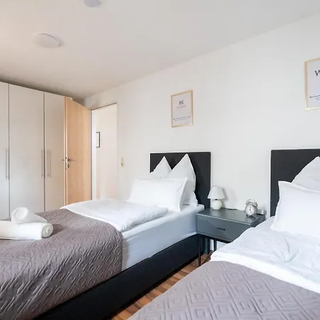 Spacious 80 M2 I 3 I Up To 8 Guests I Near Train Station