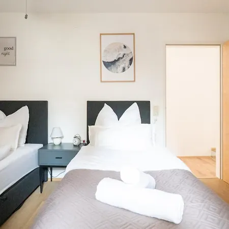 Spacious 80 M2 I 3 I Up To 8 Guests I Near Train Station Steyr