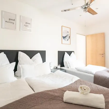 Spacious 80 M2 I 3 I Up To 8 Guests I Near Train Station Appartement