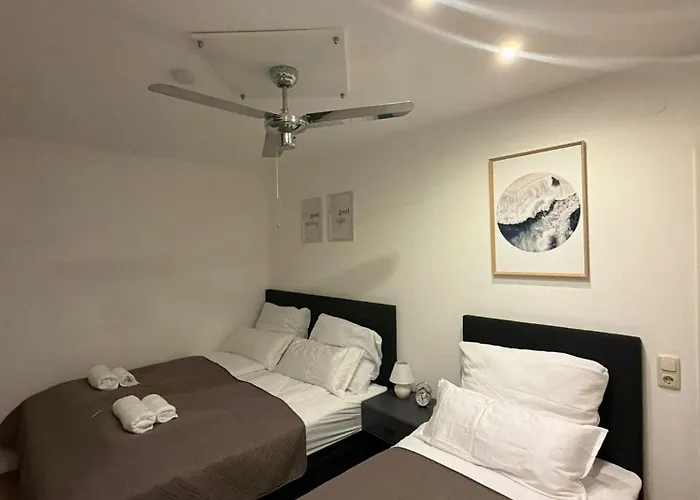 Spacious 80 M2 I 3 I Up To 8 Guests I Near Train Station Steyr