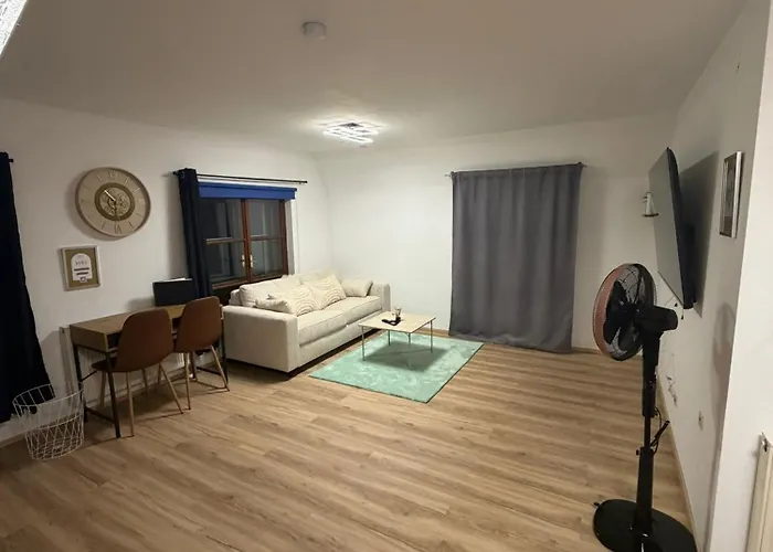 Apartment Spacious 80 M2 I 3 I Up To 8 Guests I Near Train Station