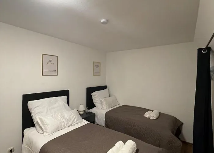 Spacious 80 M2 I 3 I Up To 8 Guests I Near Train Station Apartment