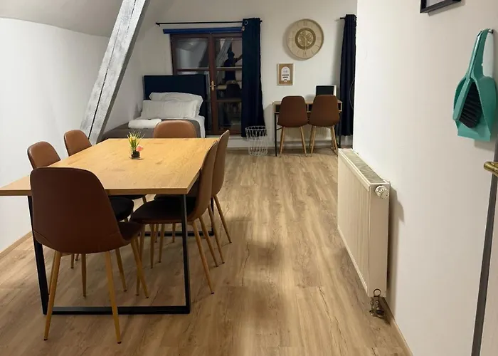 Spacious 80 M2 I 3 I Up To 8 Guests I Near Train Station Apartment *