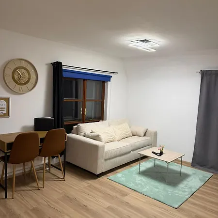 Spacious 80 M2 I 3 I Up To 8 Guests I Near Train Station *