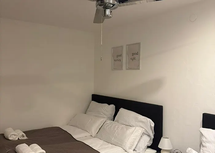 Spacious 80 M2 I 3 I Up To 8 Guests I Near Train Station Appartement