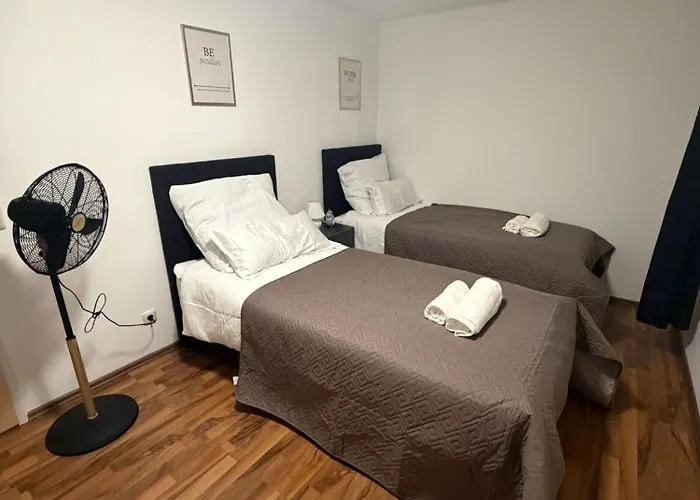 Spacious 80 M2 I 3 I Up To 8 Guests I Near Train Station *