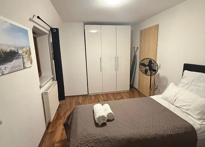 Spacious 80 M2 I 3 I Up To 8 Guests I Near Train Station *