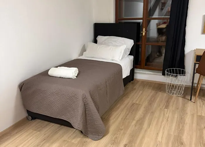 Spacious 80 M2 I 3 I Up To 8 Guests I Near Train Station