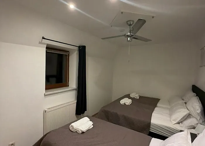 Spacious 80 M2 I 3 I Up To 8 Guests I Near Train Station Appartement *