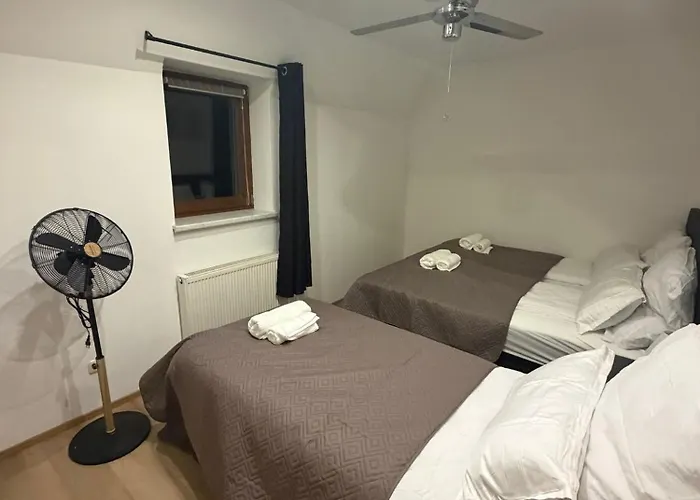 Spacious 80 M2 I 3 I Up To 8 Guests I Near Train Station Appartement *