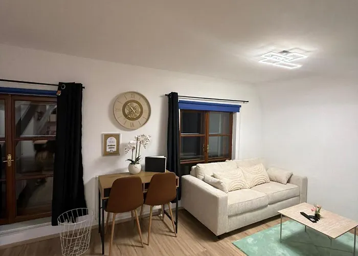 Spacious 80 M2 I 3 I Up To 8 Guests I Near Train Station