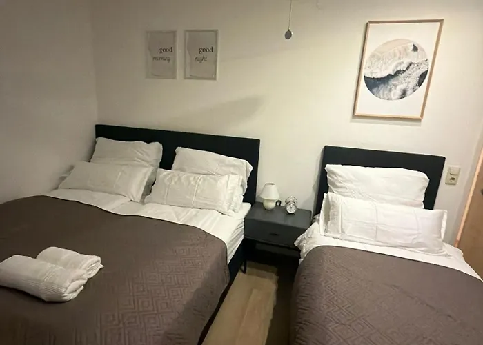 Spacious 80 M2 I 3 I Up To 8 Guests I Near Train Station Appartement *